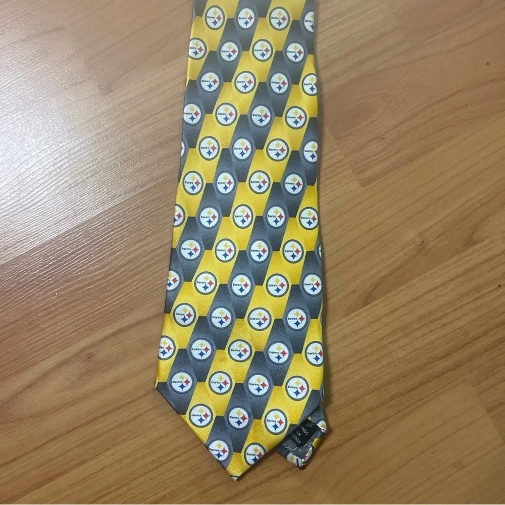 Pittsburgh Steelers NFL Football 100% Silk Tie Black Yellow Eagles Wings 101693